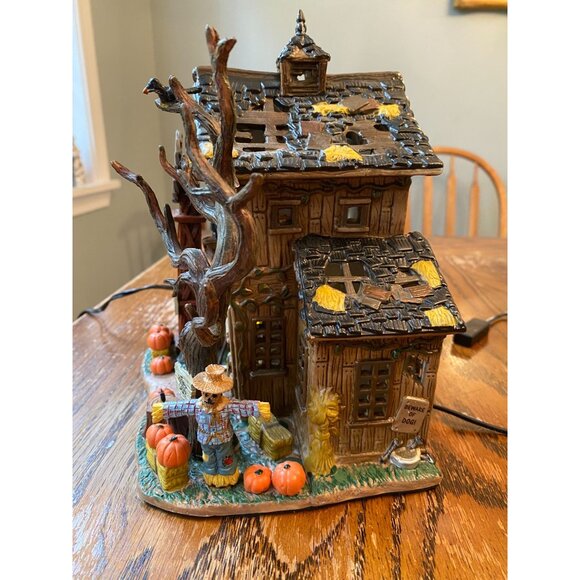 Lemax Spooky Town Collection "Creepy Barn" Lighted Halloween Building With Pumpk - Picture 3 of 7